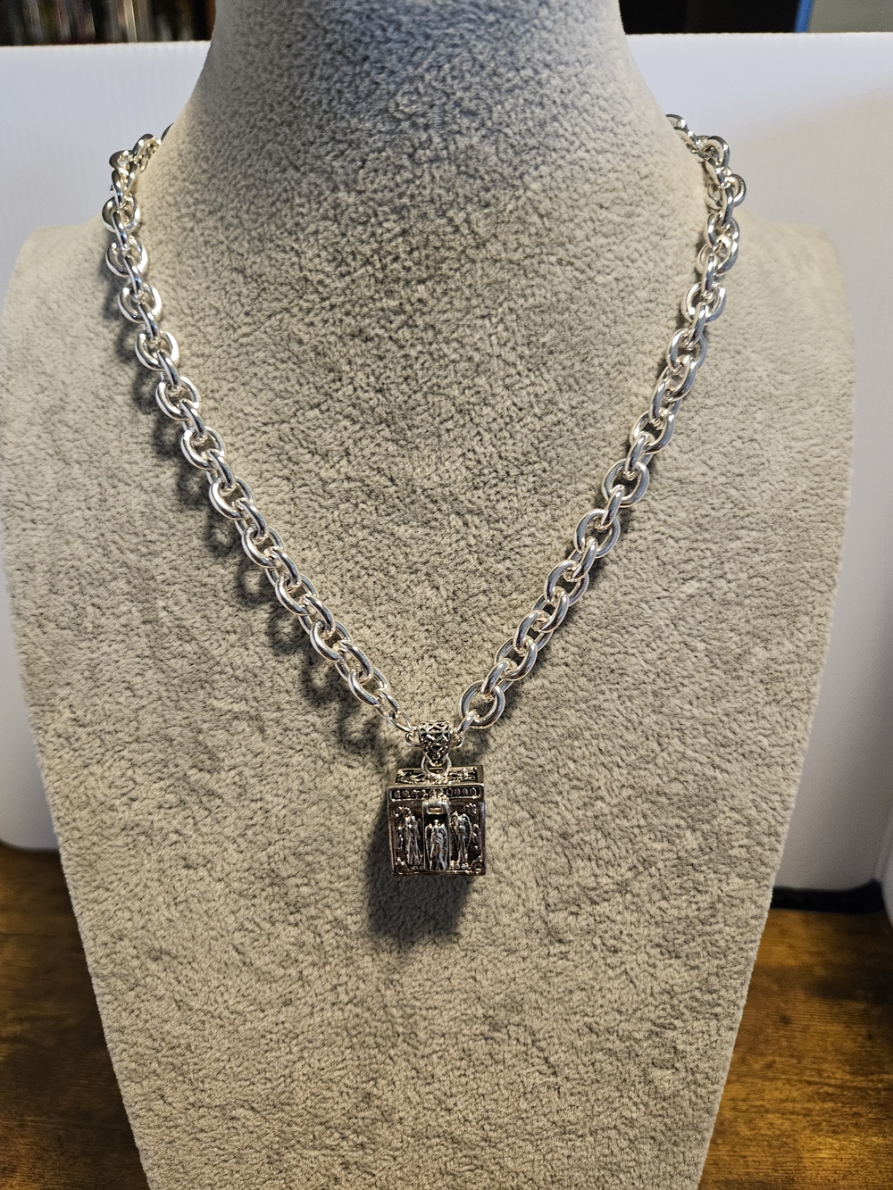 Patricia Victoria Hale Trinity Of Angels Necklace